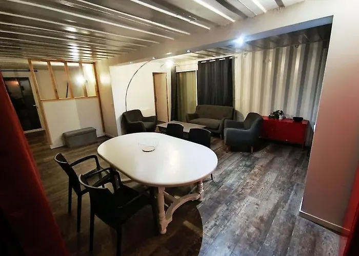 De La Gare - Les Conteneurs